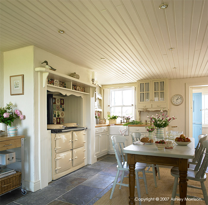 Cover of Country Homes & Interiors magazine.