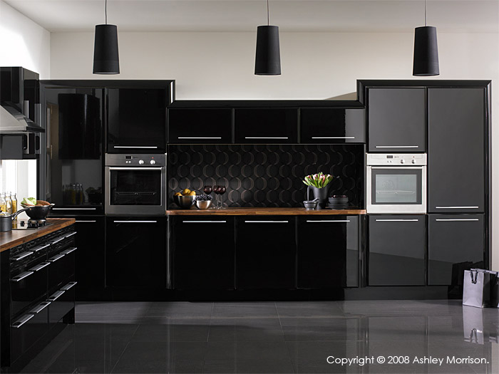 High Gloss black kitchen by BA Components